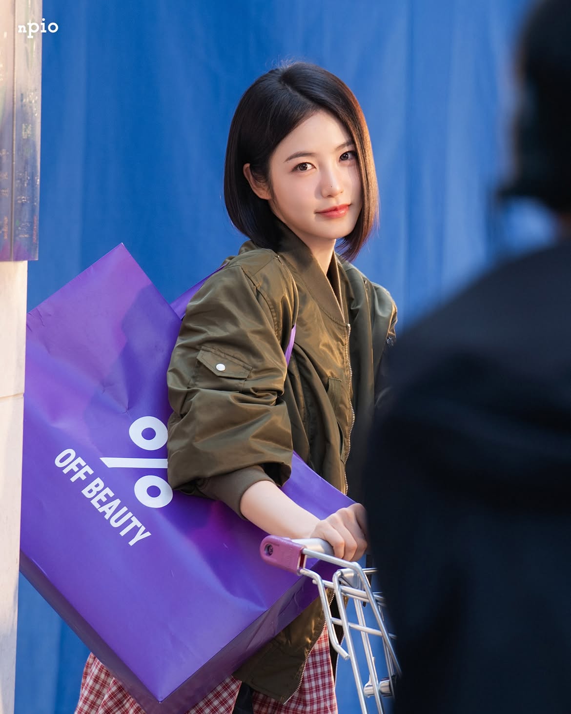[신예은]‘𝗢𝗙𝗙 𝗕𝗘𝗔𝗨𝗧𝗬’ 𝗕𝗲𝗵𝗶𝗻𝗱 🛍️⸜₍ᐢ.𓂂.ᐢ₎⸝⁺✧#신예은 #ShinYeEun#오프뷰티 #OFFBEAUTY (2).jpg