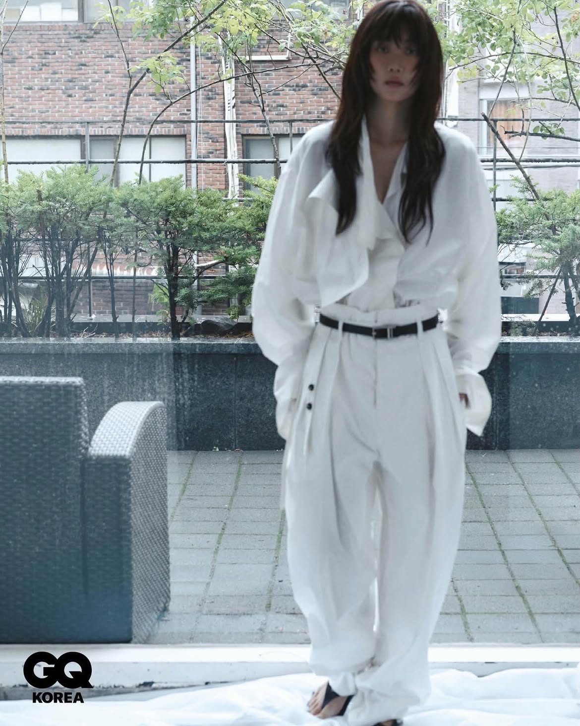 Makeup for @hyunbeenshin ✨FEATURE EDITOR 김은희 PHOTOGRAPHER 양중산 @yangjoongsan STYLIST 김미현 @mmmivon (4).jpg