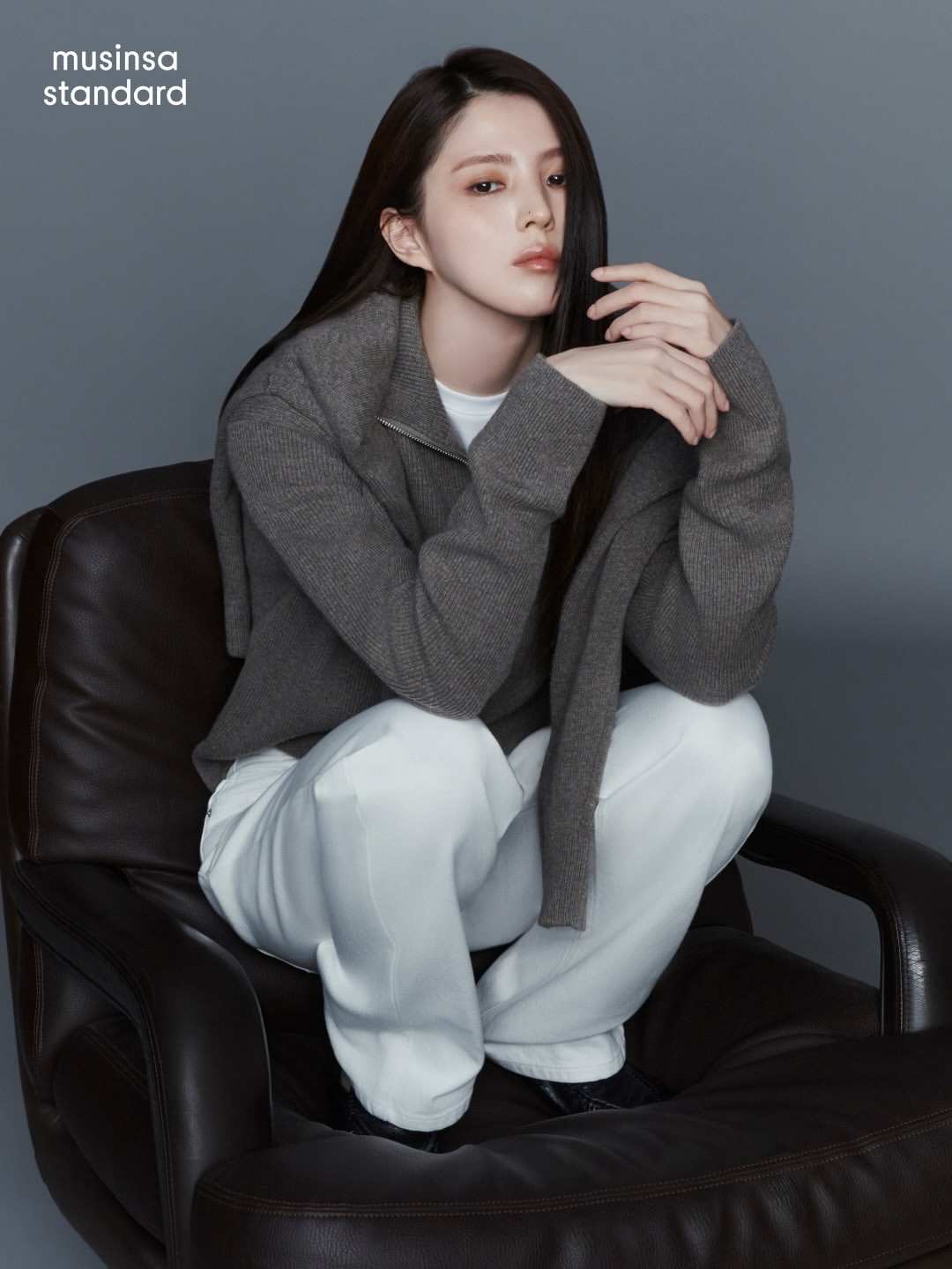SEOUL, STANDARDFW 26 Campaign26.08.25 11AM KST모든 기준의 시작.다양한 문화와 스타일이 교차하며끊임없이 새로운 기준이 만들어지는 도시,  (5).jpg
