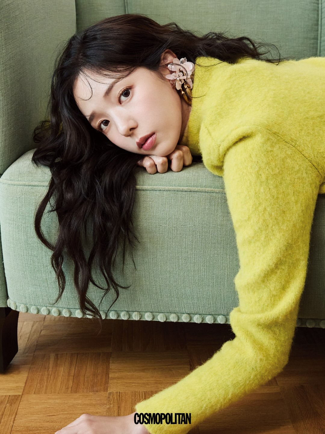 김영광, 채수빈이 닿기만 해도 짜릿한 로맨틱 코미디로 돌아옵니다!💥🩷 넷플릭스 나를 충전해줘 공개 전 코스모가 미리 그들의 로맨스를 포착했습니다. “흔히 로맨틱 코미디  (1).jpg