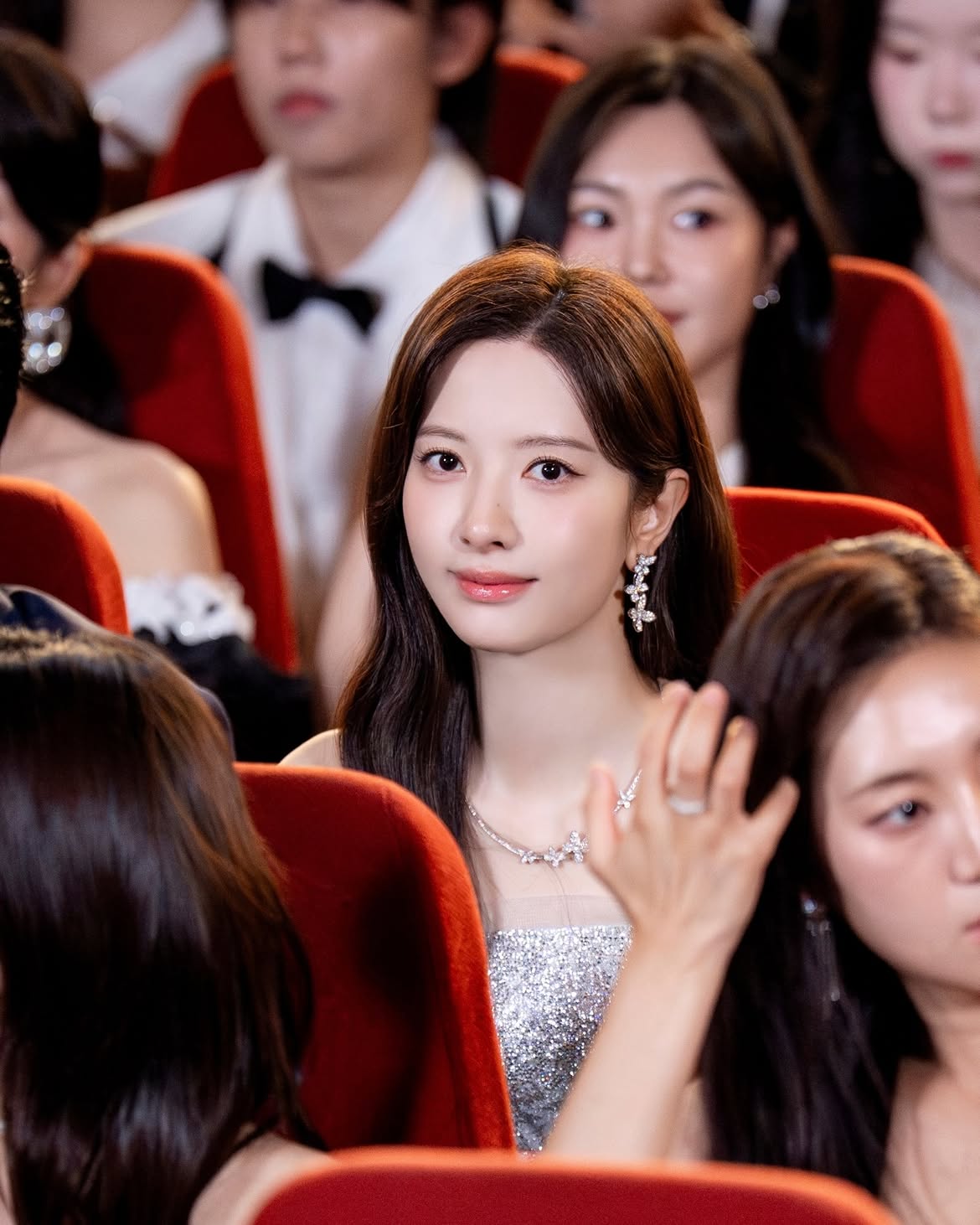 - 김지연톱스타였던 내가 눈 떠보니 고등학생 👀첫 회부터 폭발적인 열연을 펼친배우 김지연 씨의 너에게 다이브 비하인드 오픈💗블로그 보러 가기 🔗 https---blog (1).jpg