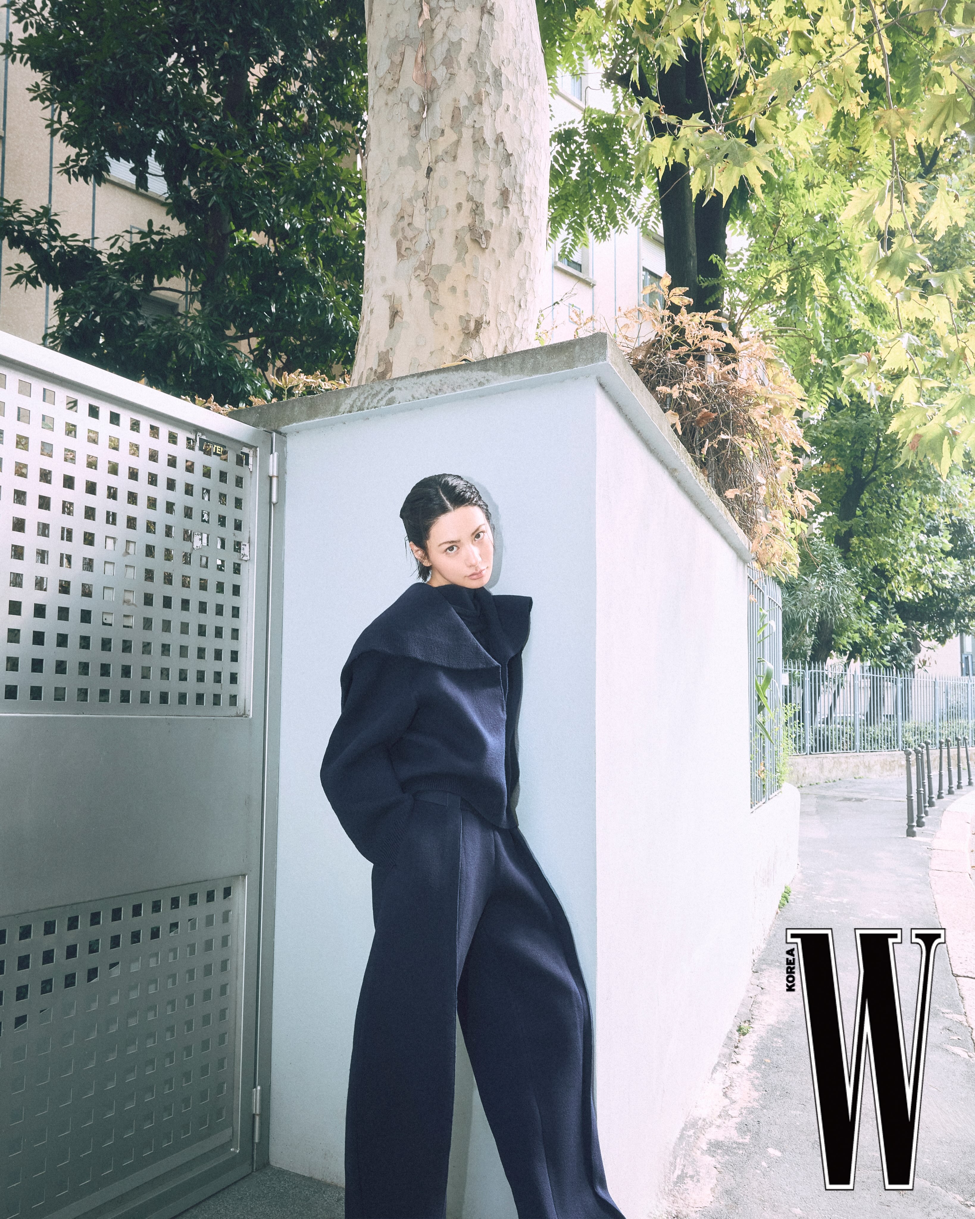 #협찬 #W_Spotlight나나의 카라, 나나의 허그, 나나의 간치니, 나나의 페라가모, 나나의 밀라노. @wkorea #editor_장진영-Nana’s Cara, Nan (4).jpg