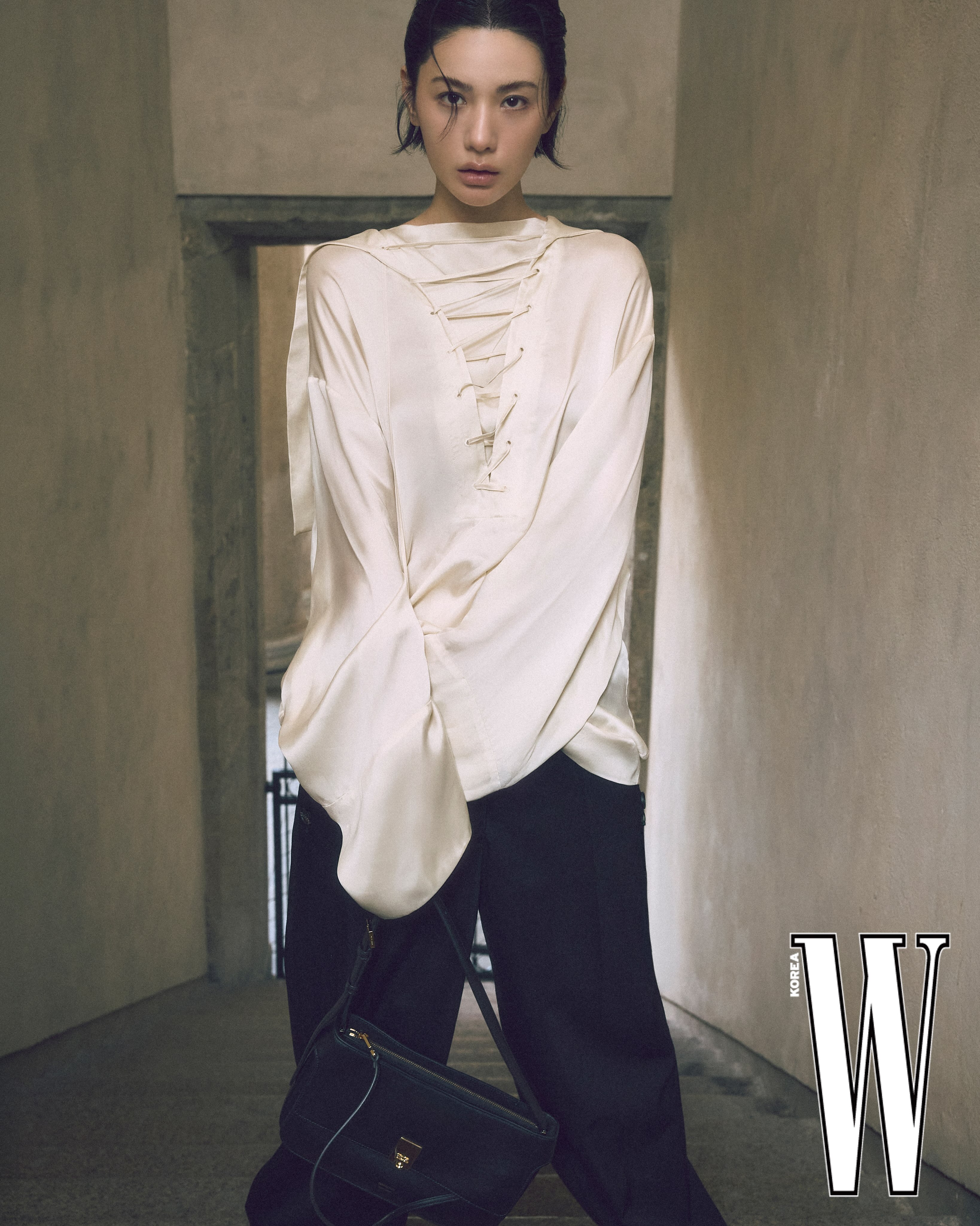 #협찬 #W_Spotlight나나의 카라, 나나의 허그, 나나의 간치니, 나나의 페라가모, 나나의 밀라노. @wkorea #editor_장진영-Nana’s Cara, Nan (7).jpg
