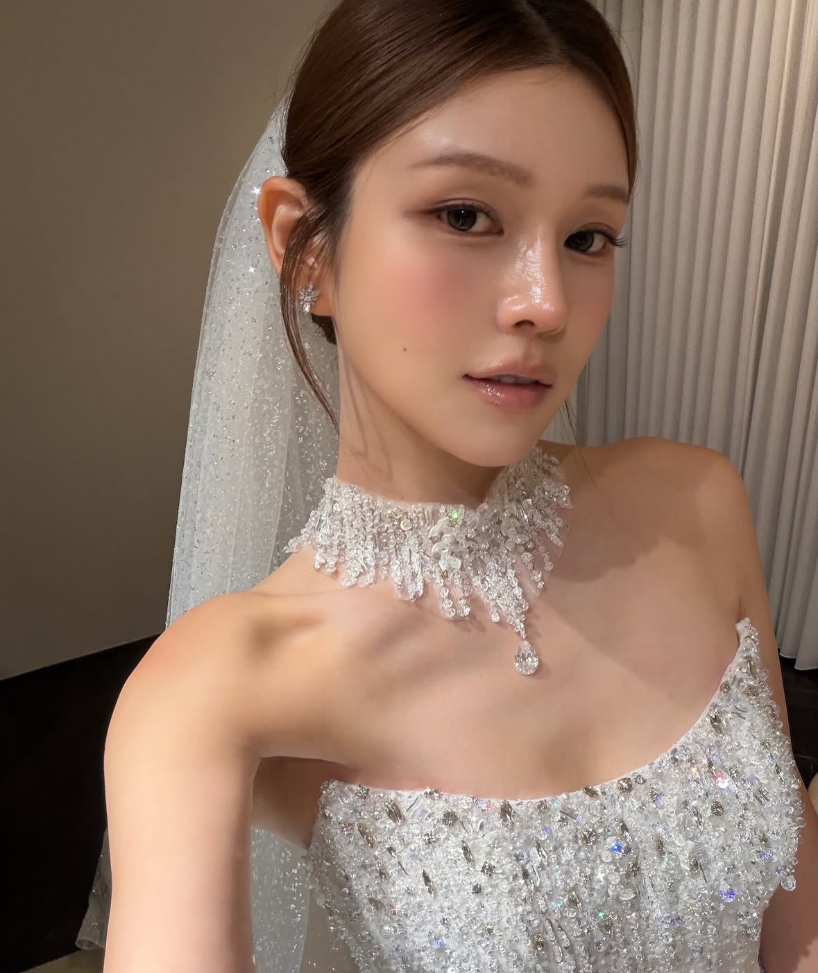 ᴠɪɴ‘s ᴛʏʟᴇ @mihacq.official 𝗛𝗔𝗜𝗥 @vin_wedding 𝗠𝗔𝗞𝗘𝗨𝗣 @jennyhousewedding_leeeun #제니하우스웨.jpg