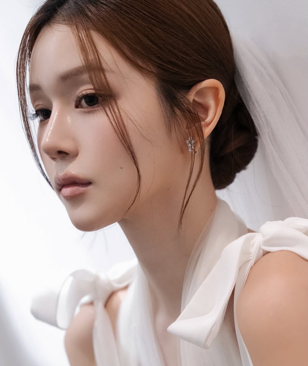 ᴠɪɴ‘s ᴛʏʟᴇ @mihacq.official 𝗛𝗔𝗜𝗥 @vin_wedding 𝗠𝗔𝗞𝗘𝗨𝗣 @jennyhousewedding_leeeun #제니하우스웨 (4).jpg