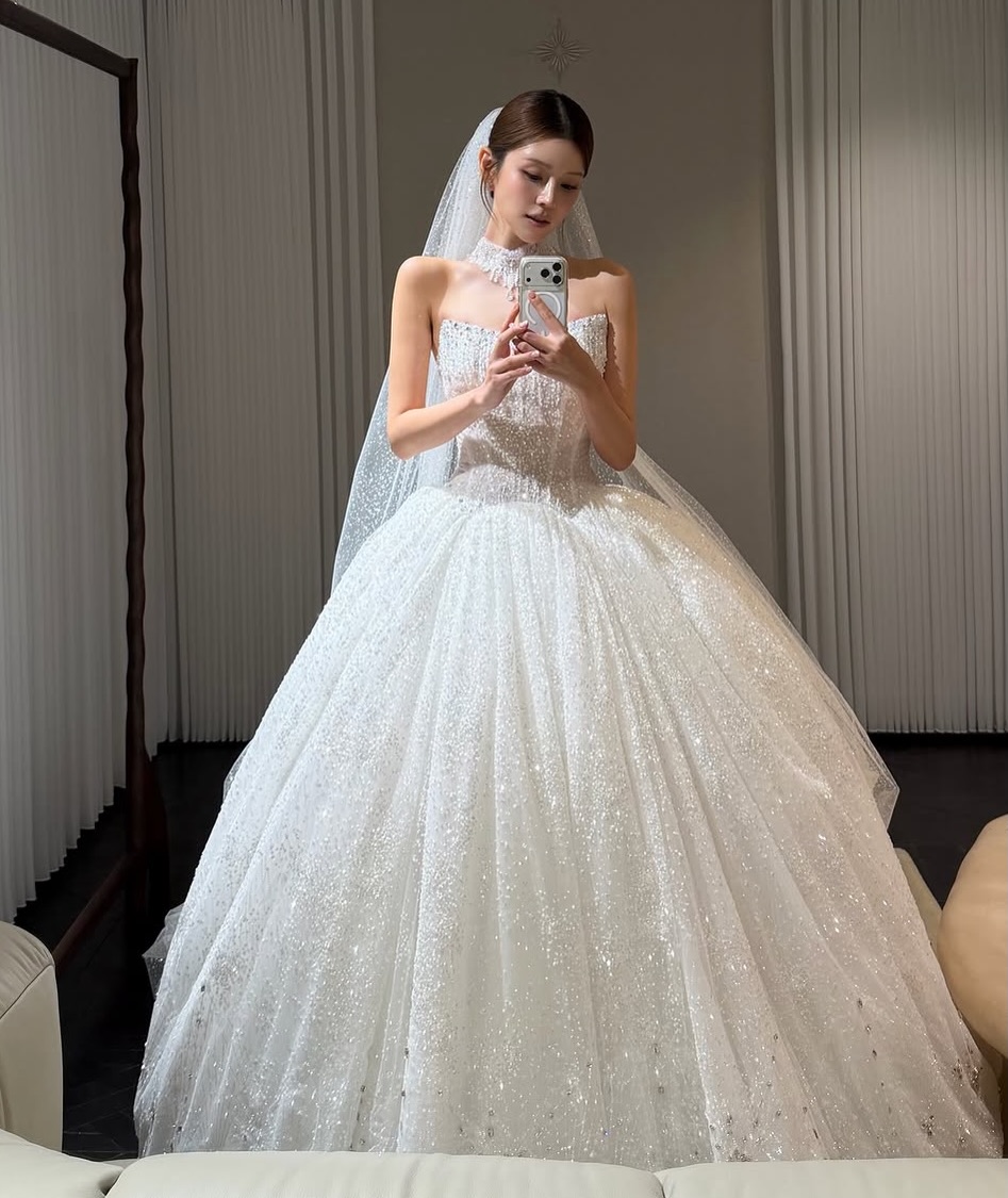 ᴠɪɴ‘s ᴛʏʟᴇ @mihacq.official 𝗛𝗔𝗜𝗥 @vin_wedding 𝗠𝗔𝗞𝗘𝗨𝗣 @jennyhousewedding_leeeun #제니하우스웨 (7).jpg