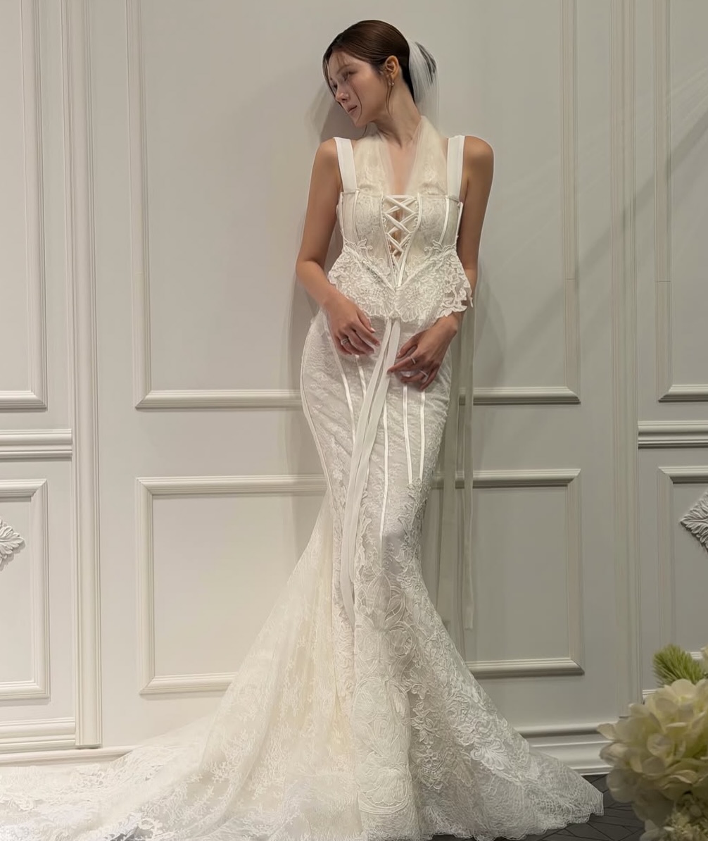 ᴠɪɴ‘s ᴛʏʟᴇ @mihacq.official 𝗛𝗔𝗜𝗥 @vin_wedding 𝗠𝗔𝗞𝗘𝗨𝗣 @jennyhousewedding_leeeun #제니하우스웨 (2).jpg