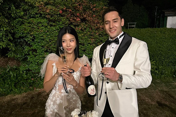 제이제이&줄리엔강_2.jpg