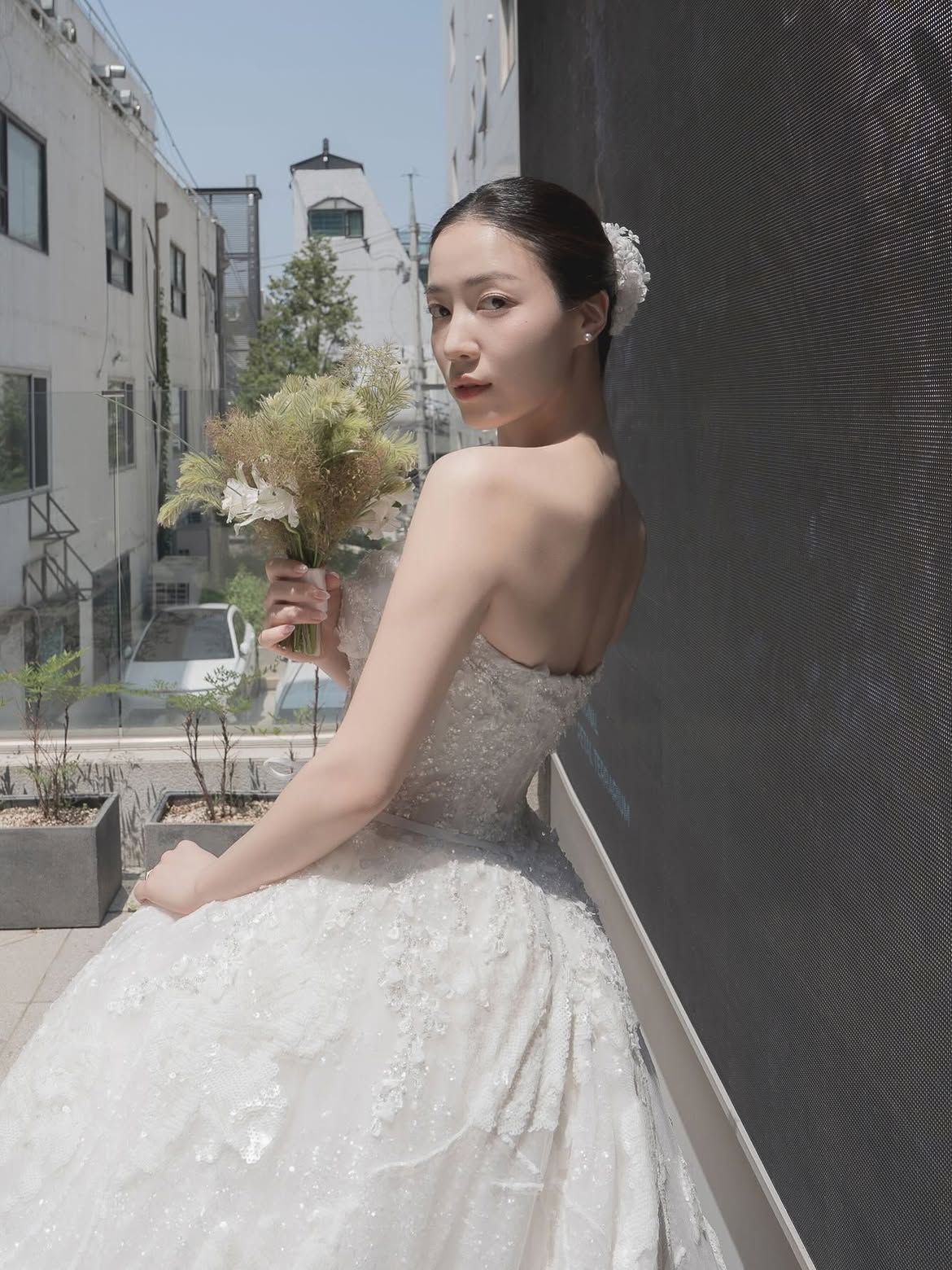 사랑은 거창한 약속보다,함께 웃는 특별한 순간들에 있었습니다.우리가 기억하는 계절속에 소중함을 배웁니다. 가봉스냅▫️𝐃𝐫𝐞𝐬𝐬#브라이덜공 @bridalkong#핑 (2).jpg