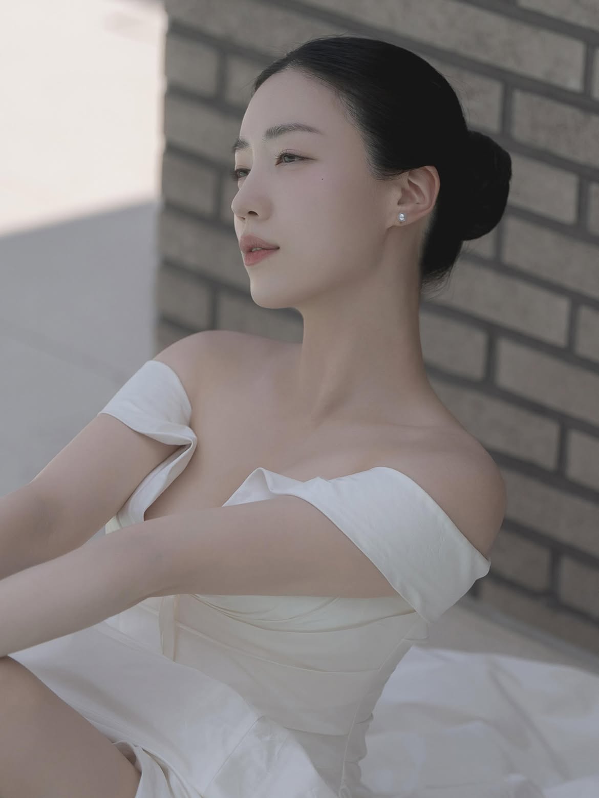 사랑은 거창한 약속보다,함께 웃는 특별한 순간들에 있었습니다.우리가 기억하는 계절속에 소중함을 배웁니다. 가봉스냅▫️𝐃𝐫𝐞𝐬𝐬#브라이덜공 @bridalkong#핑 (3).jpg