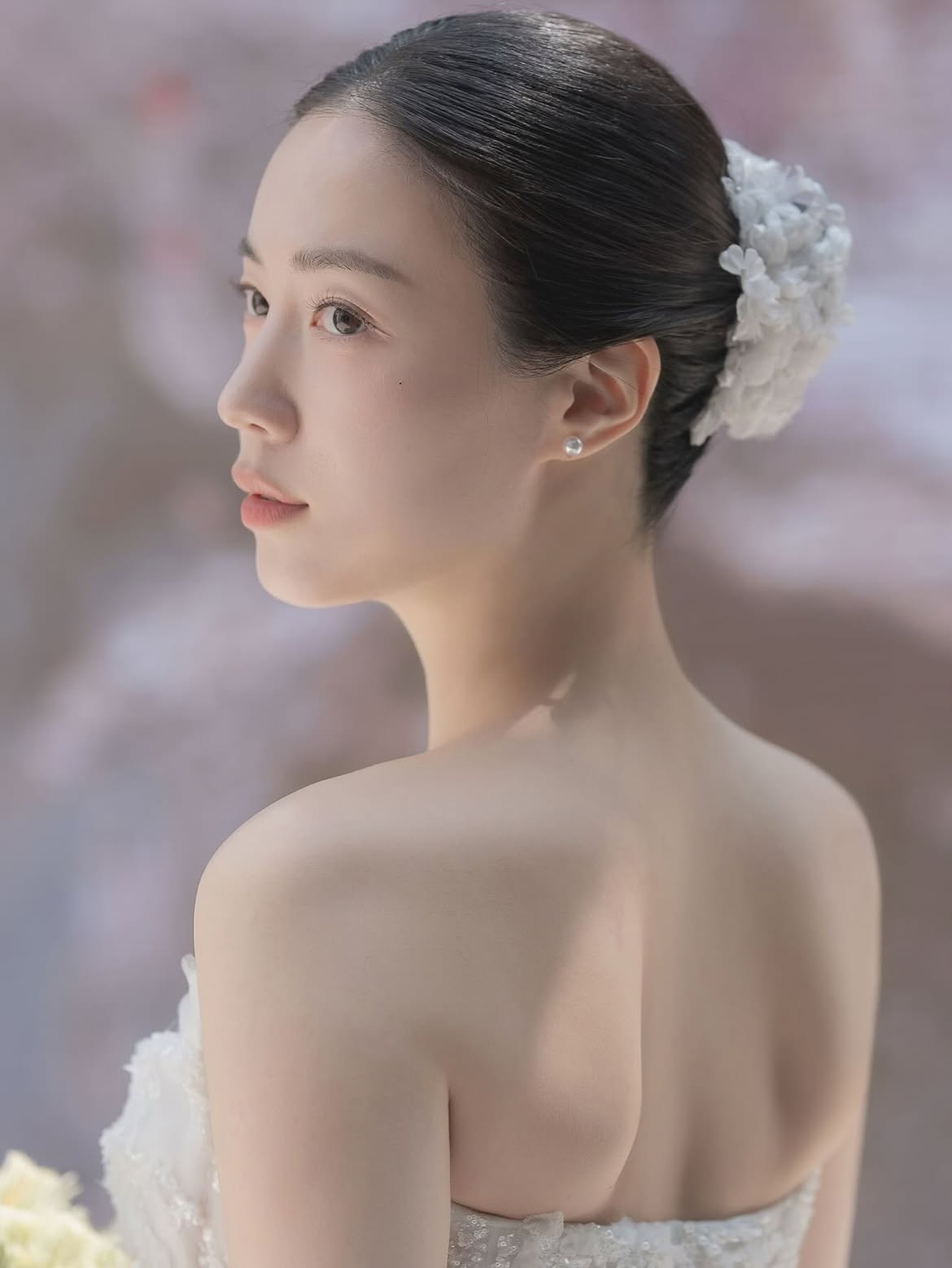 사랑은 거창한 약속보다,함께 웃는 특별한 순간들에 있었습니다.우리가 기억하는 계절속에 소중함을 배웁니다. 가봉스냅▫️𝐃𝐫𝐞𝐬𝐬#브라이덜공 @bridalkong#핑 (1).jpg
